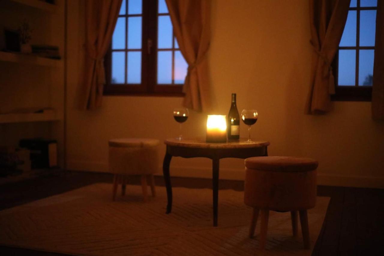 La Montrieuse, Chambre Individuelle Avec Sauna Et Baignoire Spa Naveil 外观 照片