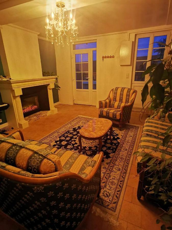 La Montrieuse, Chambre Individuelle Avec Sauna Et Baignoire Spa Naveil 外观 照片