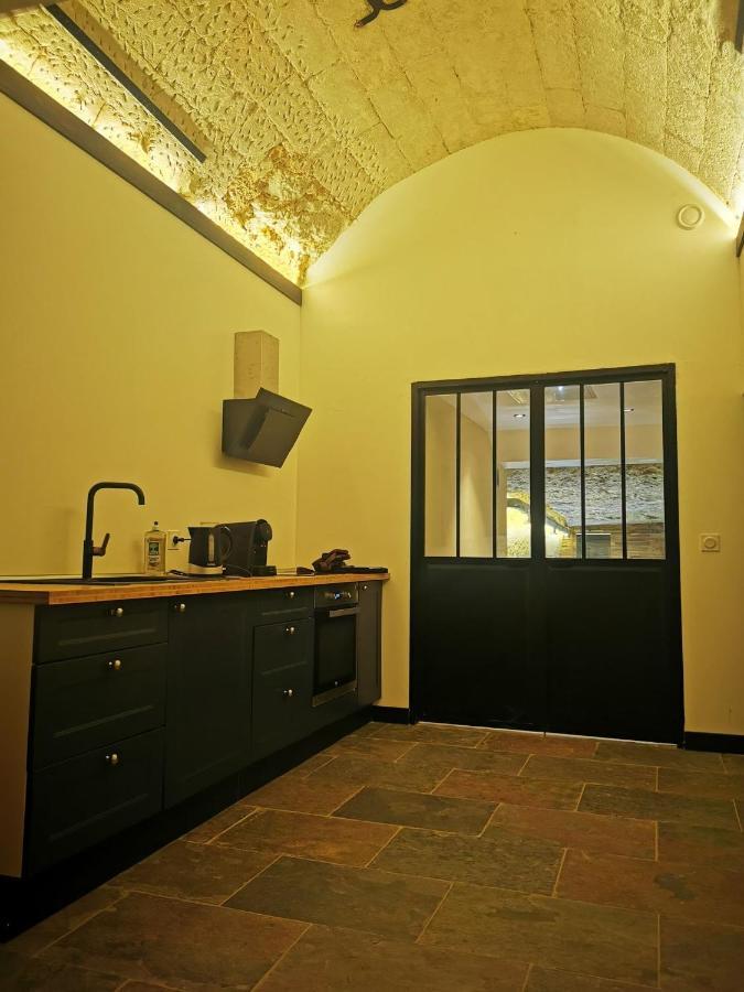 La Montrieuse, Chambre Individuelle Avec Sauna Et Baignoire Spa Naveil 外观 照片