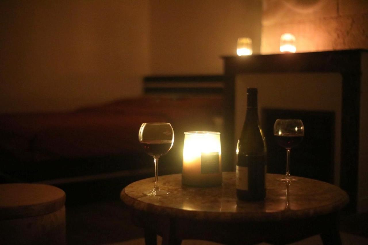 La Montrieuse, Chambre Individuelle Avec Sauna Et Baignoire Spa Naveil 外观 照片